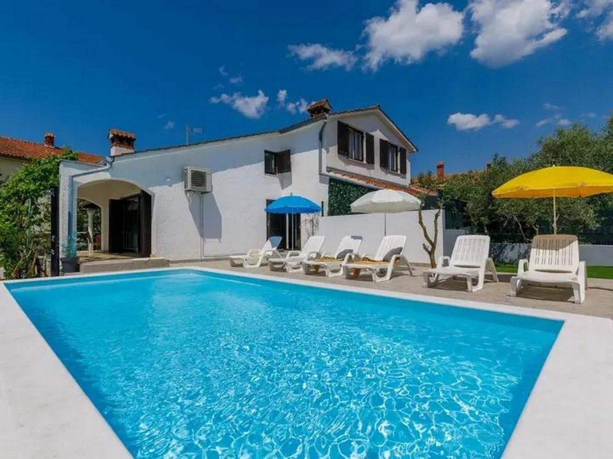 House With A Swimming Pool - 23000 Holiday home